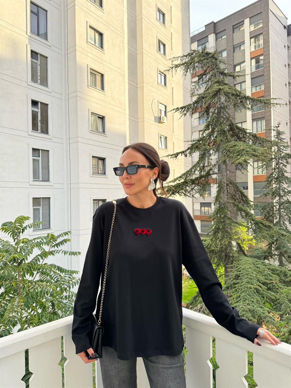 Siyah Baskı Nakışlı Uzun Kollu Bluz