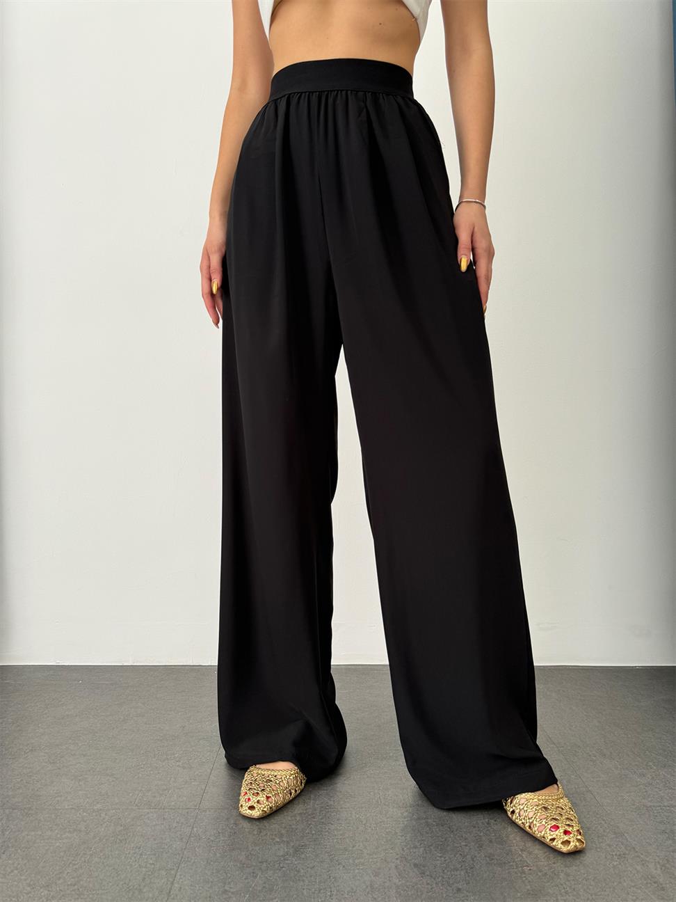 Siyah Bel Lastikli Rahat Kesim Pantolon