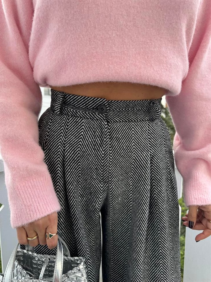 Siyah-Beyaz Balık Sırtı Yüksek Bel Kumaş Pantolon