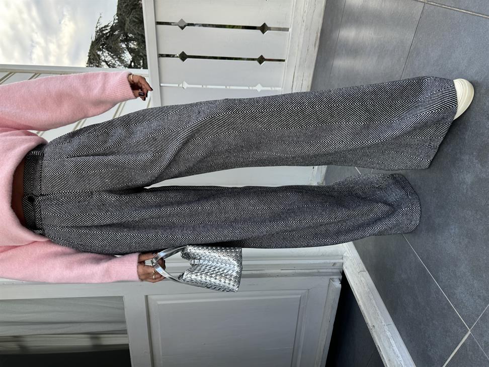 Siyah-Beyaz Balık Sırtı Yüksek Bel Kumaş Pantolon