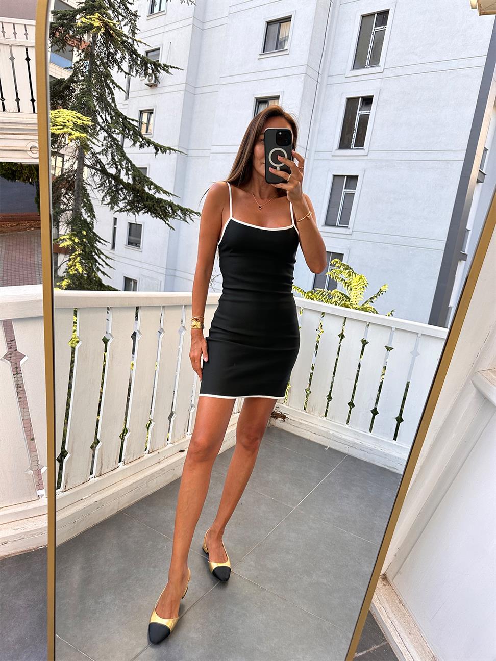 Siyah-Beyaz Biyeli Kısa Elbise