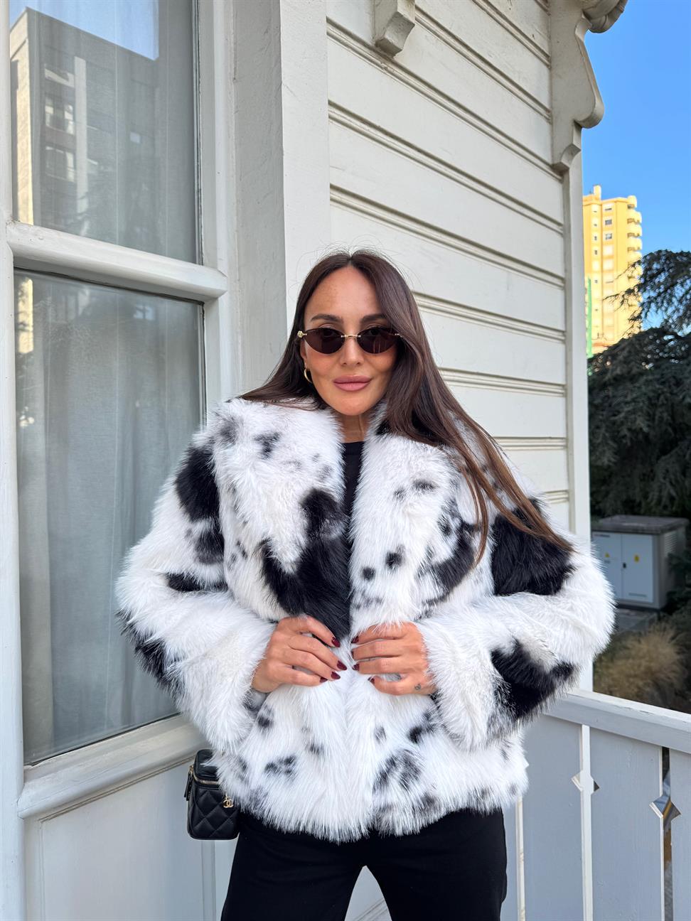 Siyah-Beyaz Desenli Kürk Ceket