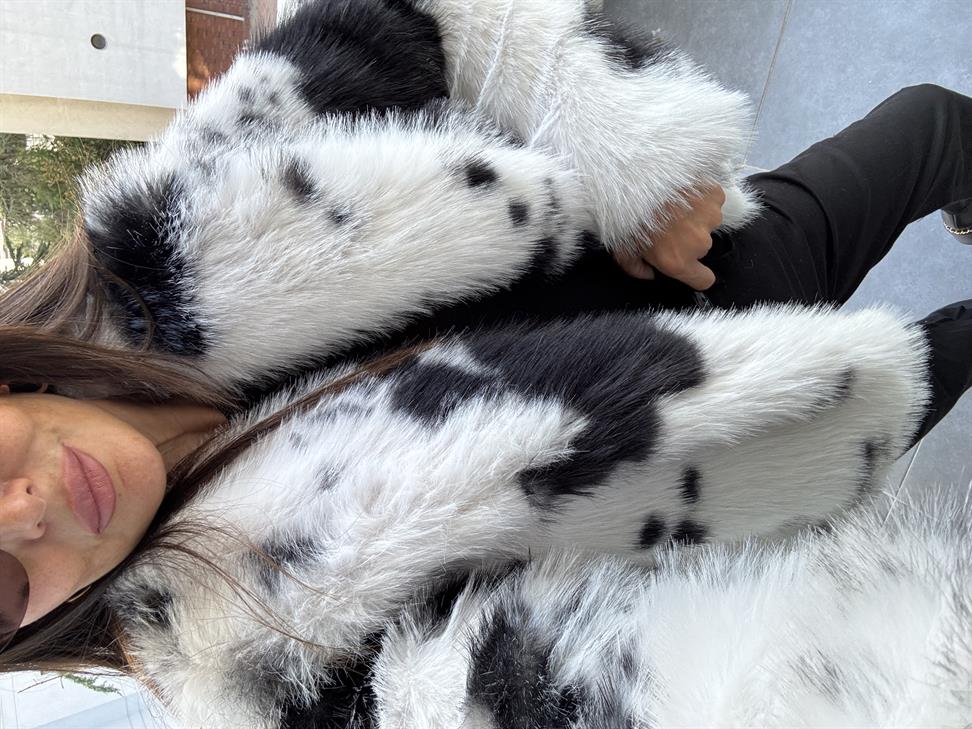 Siyah-Beyaz Desenli Kürk Ceket