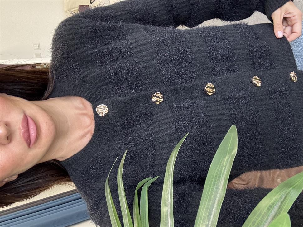 Siyah Bisiklet Yaka Yumuşak Dokulu Düğmeli Triko Hırka