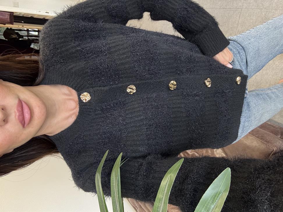 Siyah Bisiklet Yaka Yumuşak Dokulu Düğmeli Triko Hırka