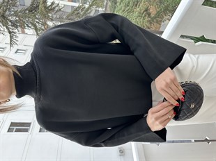 Siyah Boğazlı İspanyol Kol Salaş Triko Kazak