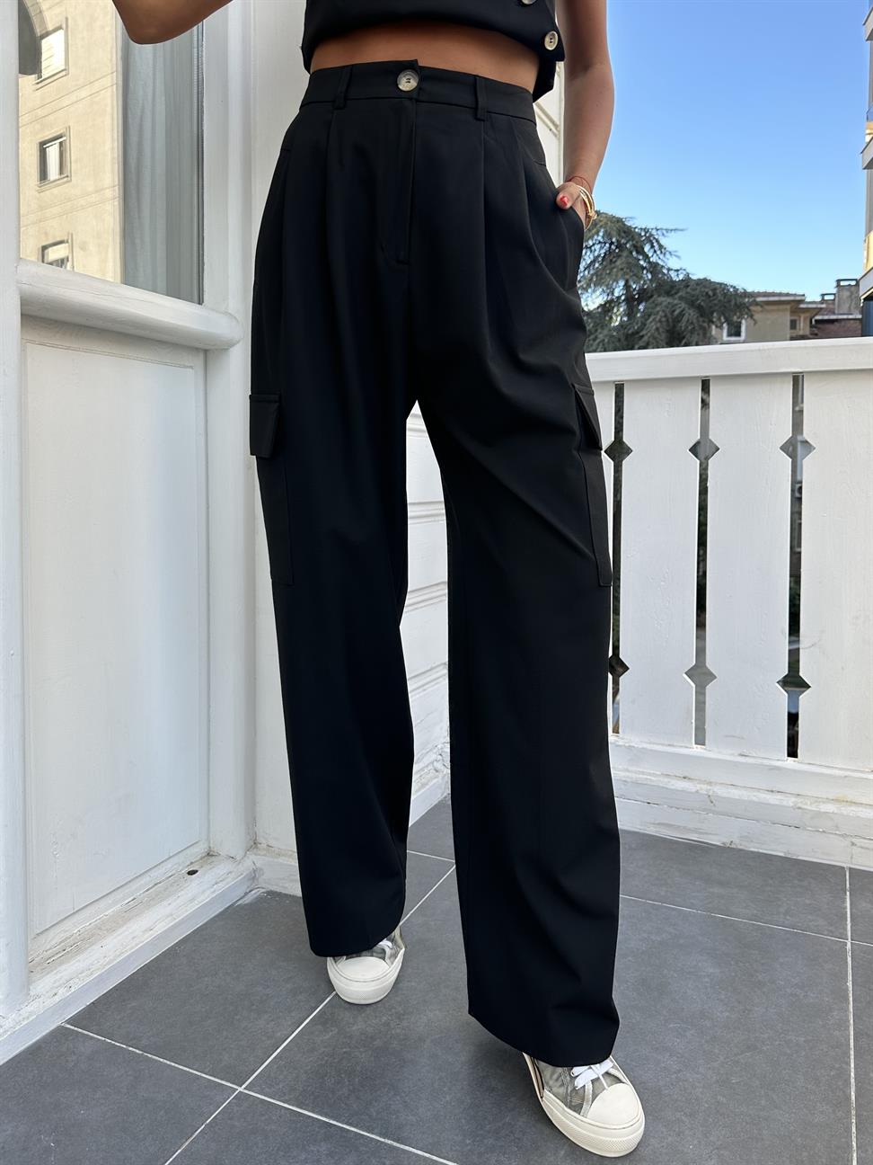 Siyah Bol Kesim Kargo Pantolon