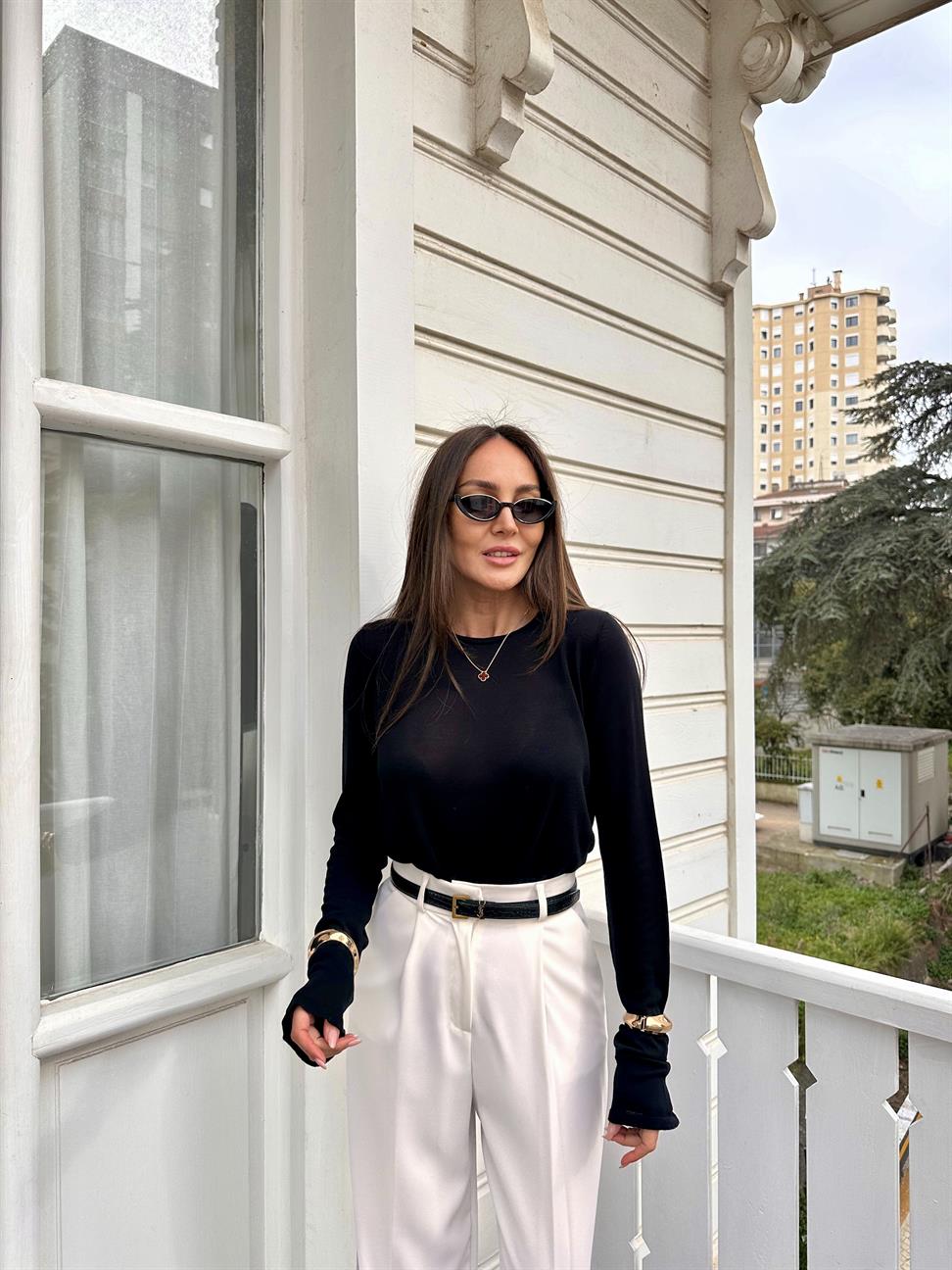 Siyah Bol Kesim Transparan Triko