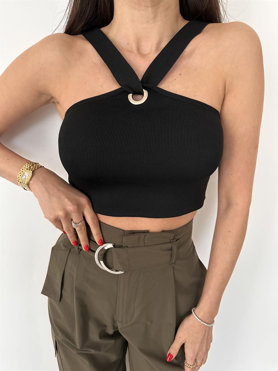 Siyah Boyundan Bağlamalı Crop Top Bluz