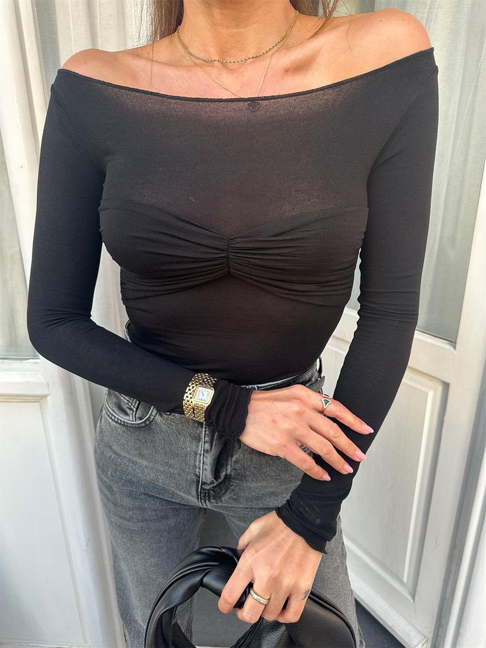 Siyah Büzgü Detaylı Bluz