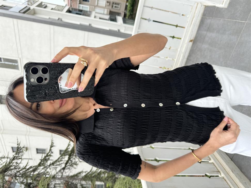 Siyah Büzgülü Düğmeli İnce Triko Hırka