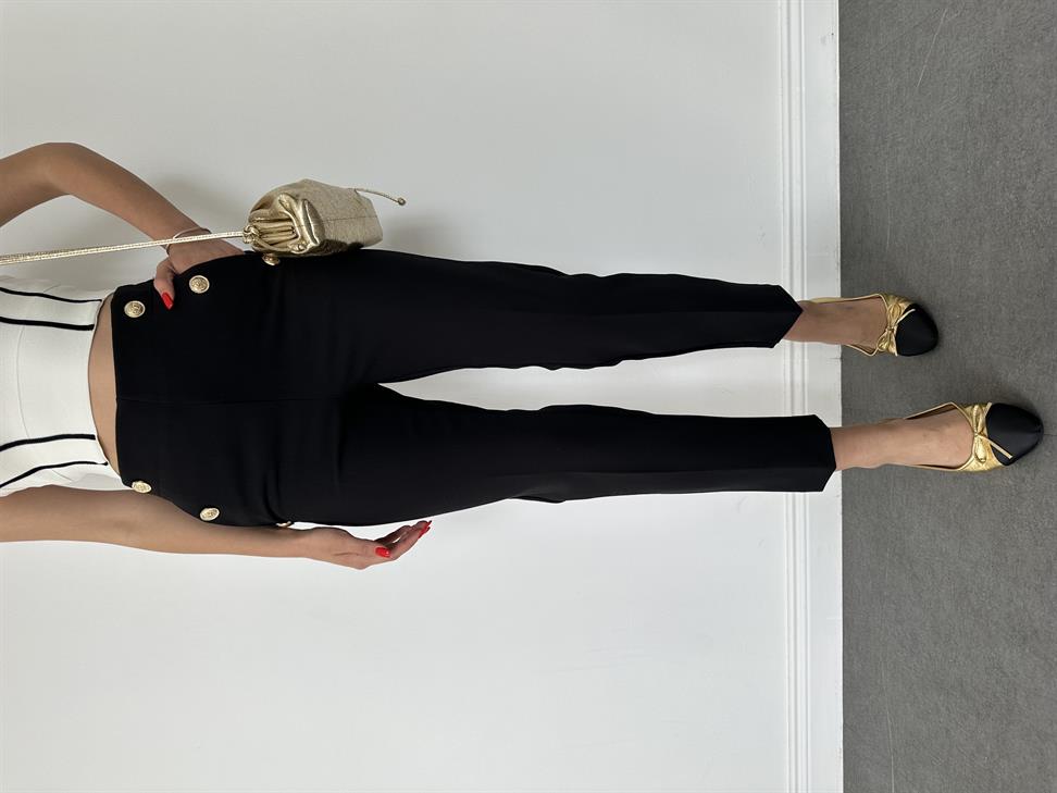 Siyah Cebi Düğmeli Pantolon