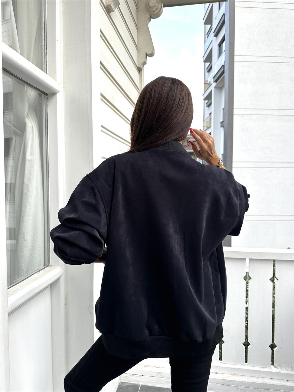 Siyah Cepli Arma Hırka