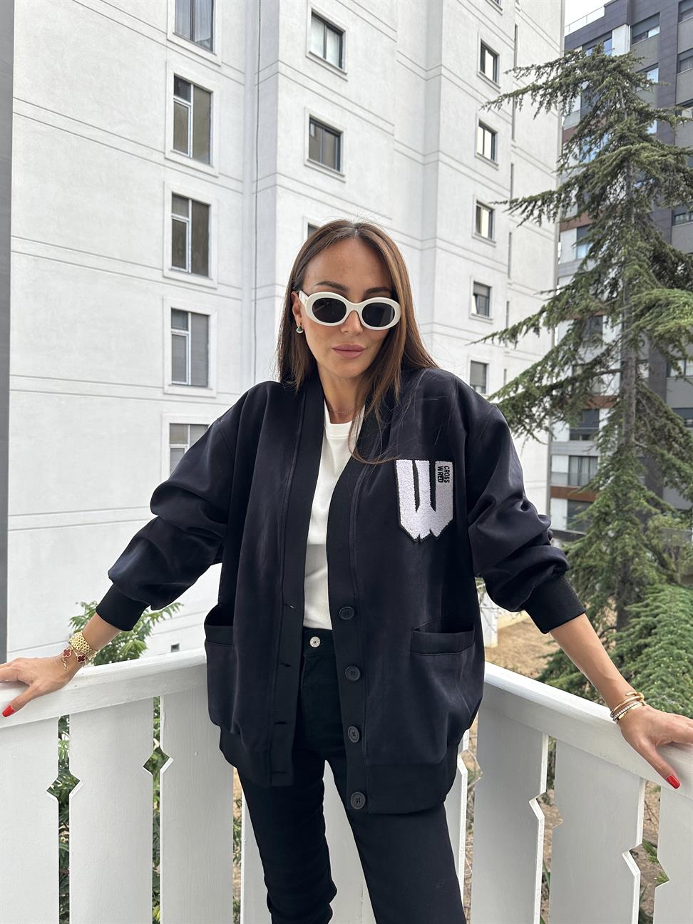 Siyah Cepli Arma Hırka