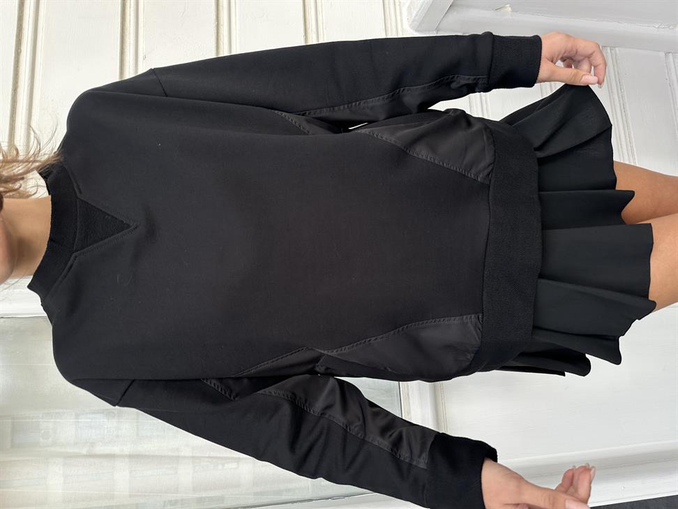 Siyah Cepli Sweatshirt