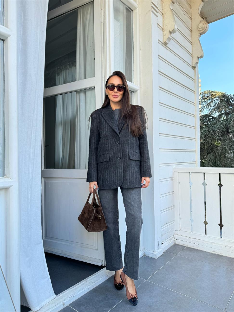 Siyah Çizgili Kaşe Ceket