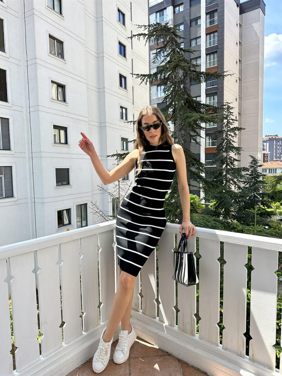 Siyah Çizgili Triko Elbise