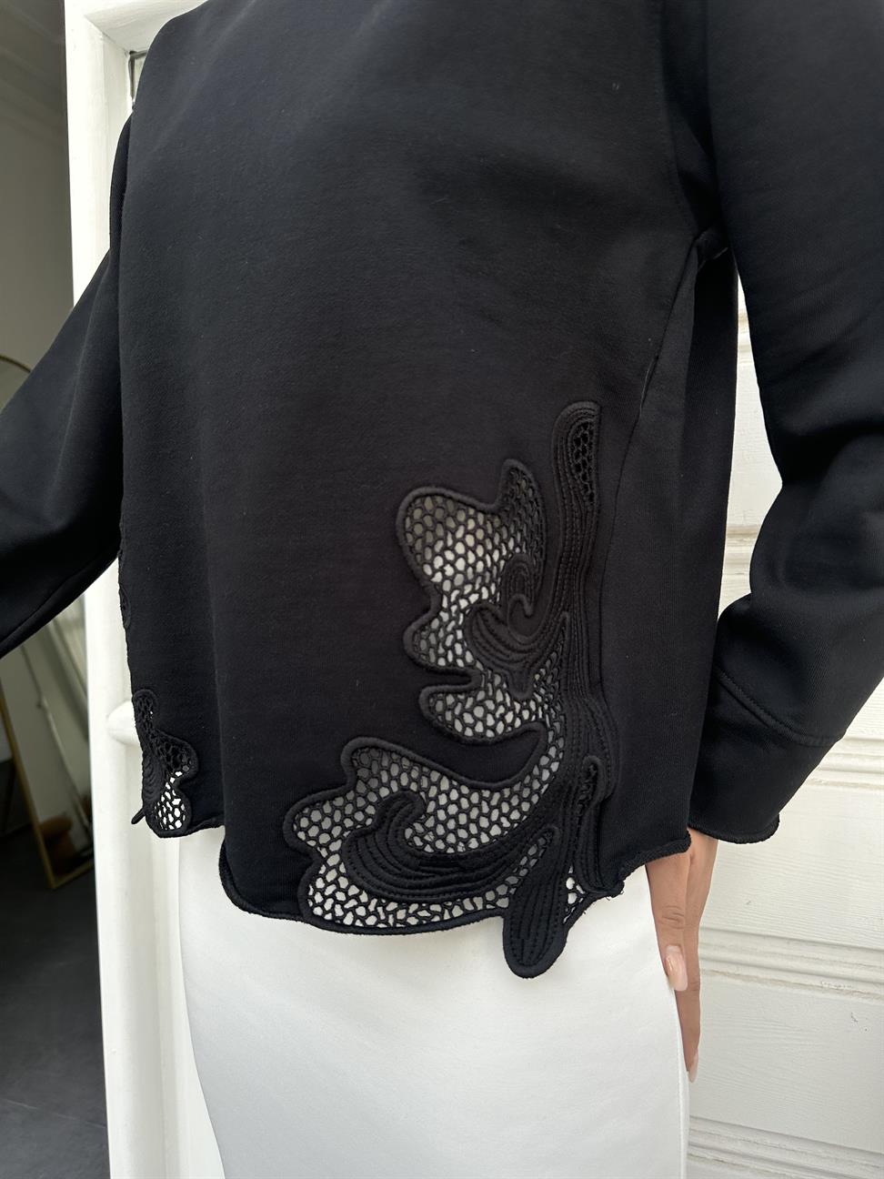 Siyah Dantel Tasarımlı Sweatshirt
