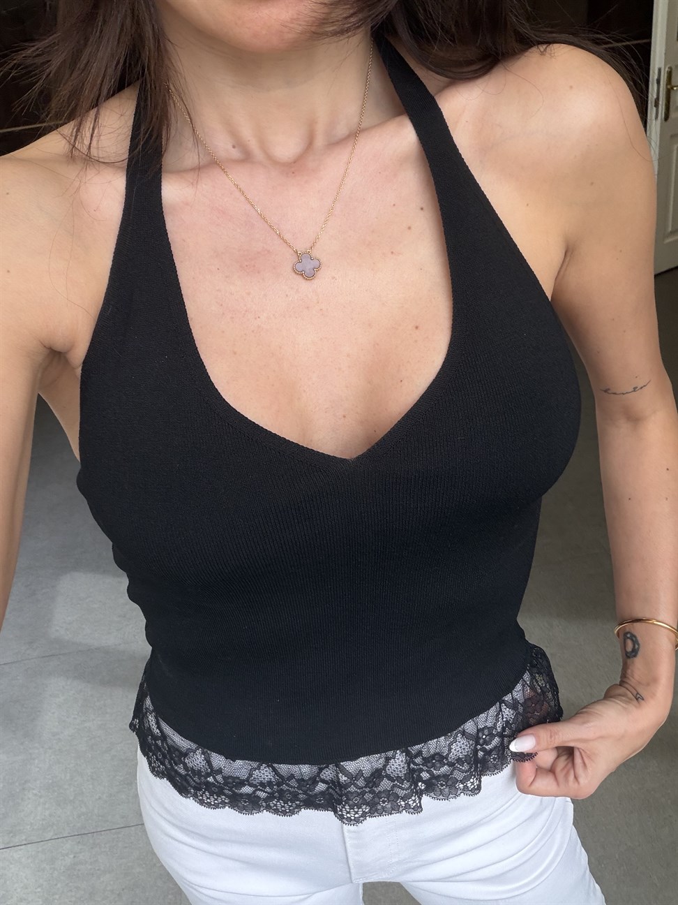 Siyah Dantelli Halter V Yaka Triko Bluz