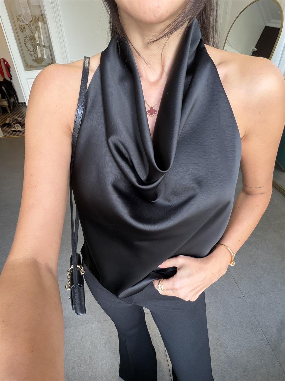 Siyah Degaje Yaka Saten Bluz