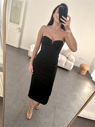 Siyah Dekolteli Kalem Elbise