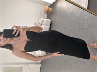 Siyah Dekolteli Kalem Elbise