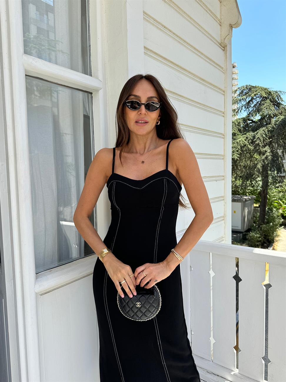 Siyah Dikişli Askılı Elbise