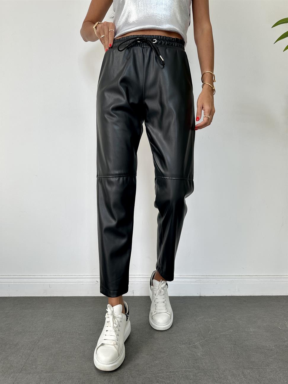 Siyah Dizi Dikişli Bağcıklı ve Beli Lastikli Deri Pantolon