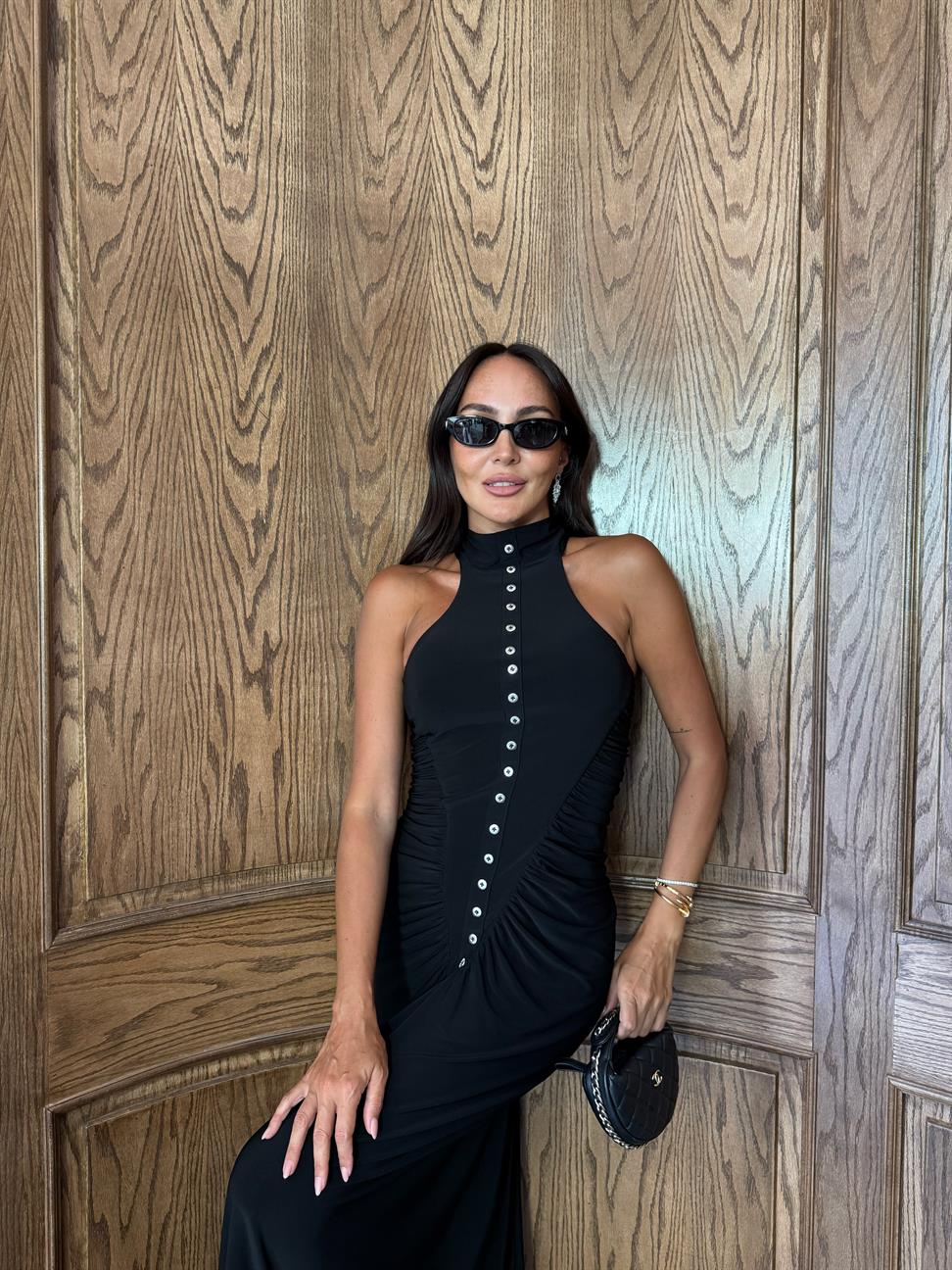 Siyah Drape Detay Düğmeli Uzun Elbise