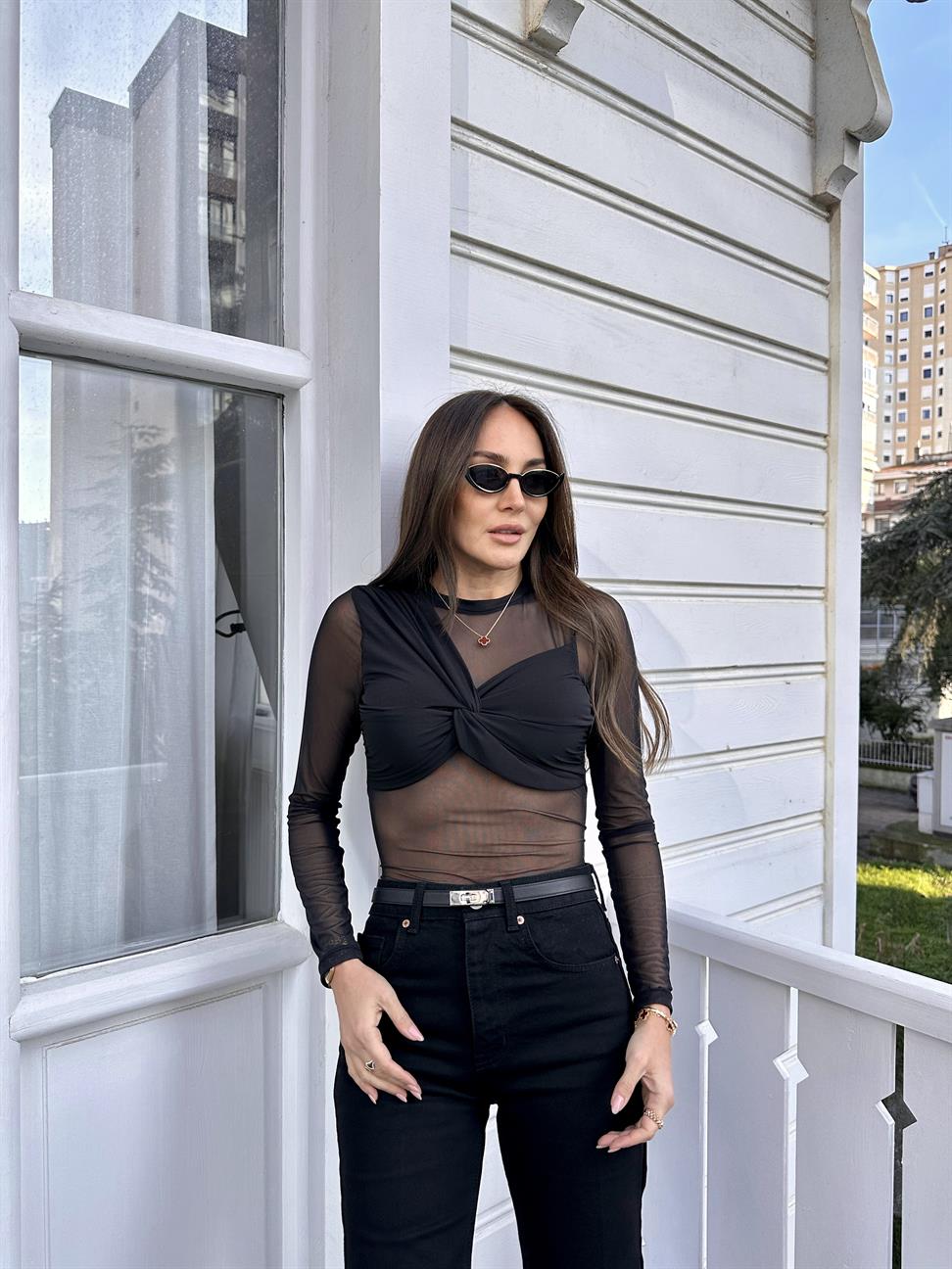 Siyah Drape Geçişli Tül Bluz