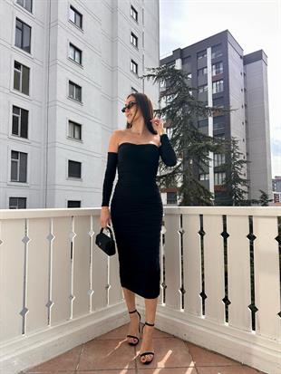 Siyah Drapeli Madonna Yaka Kadın Elbise