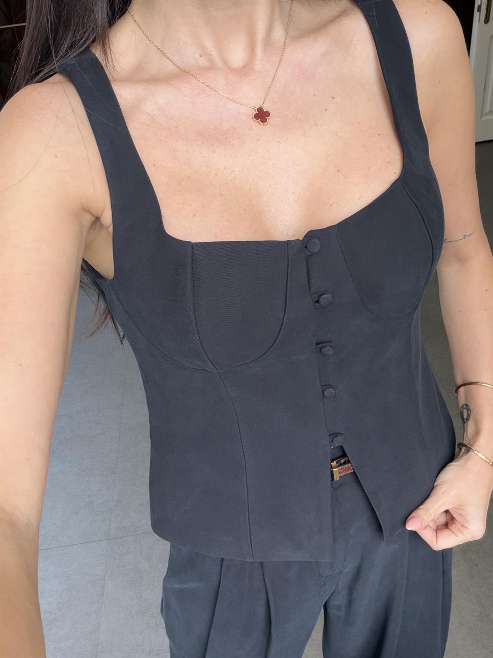 Siyah Düğme Detaylı Büstiyer Yelek