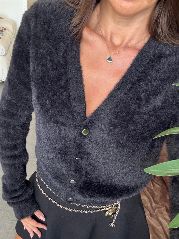 Siyah Düğmeli Sakallı Hırka