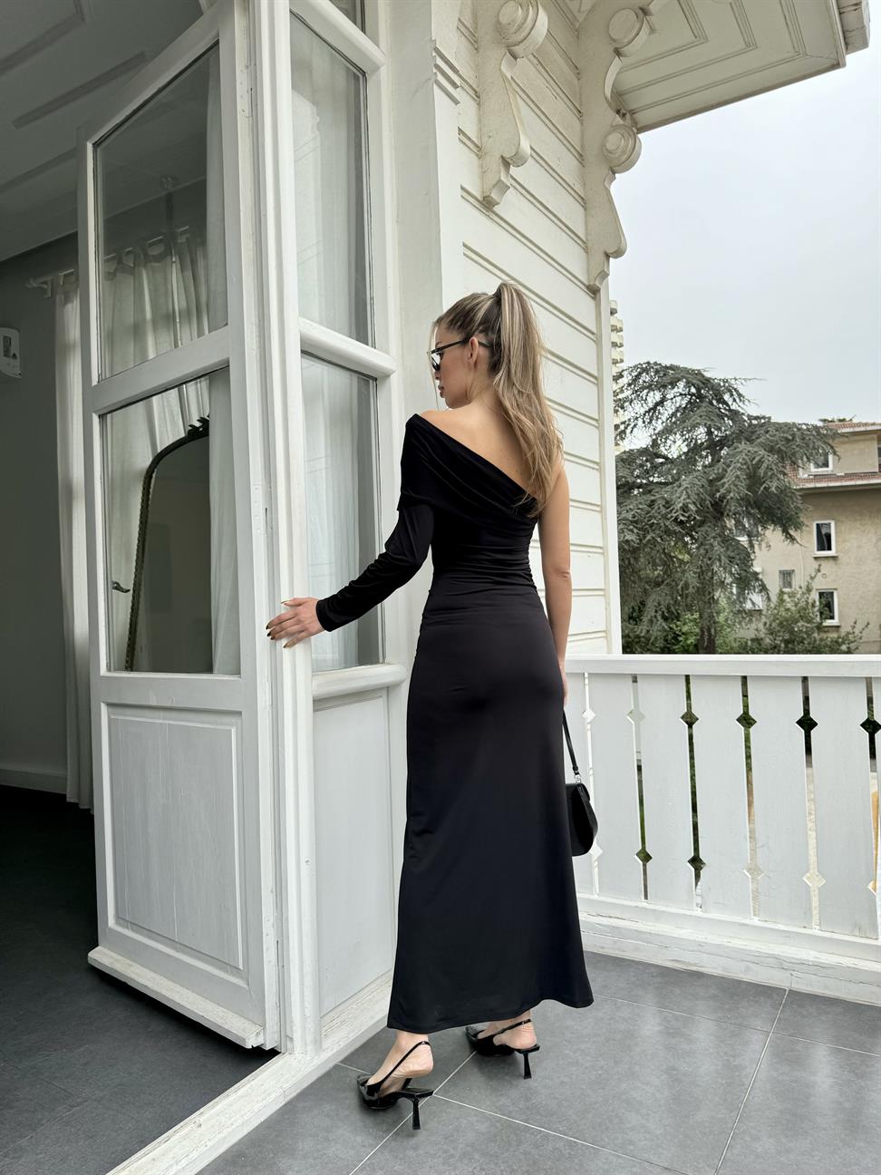 Siyah Düşük Omuz Maxi Boy Elbise