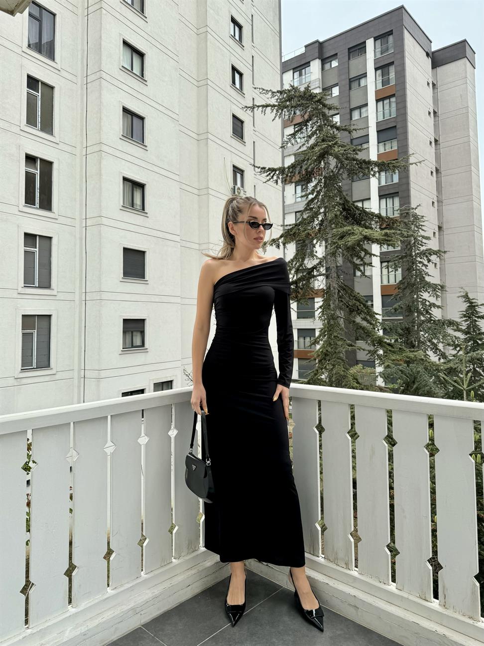 Siyah Düşük Omuz Maxi Boy Elbise