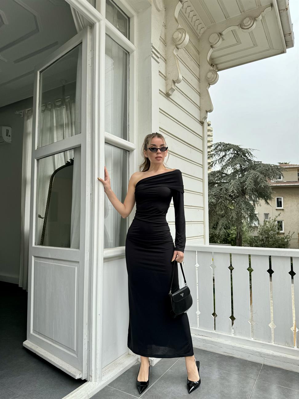 Siyah Düşük Omuz Maxi Boy Elbise