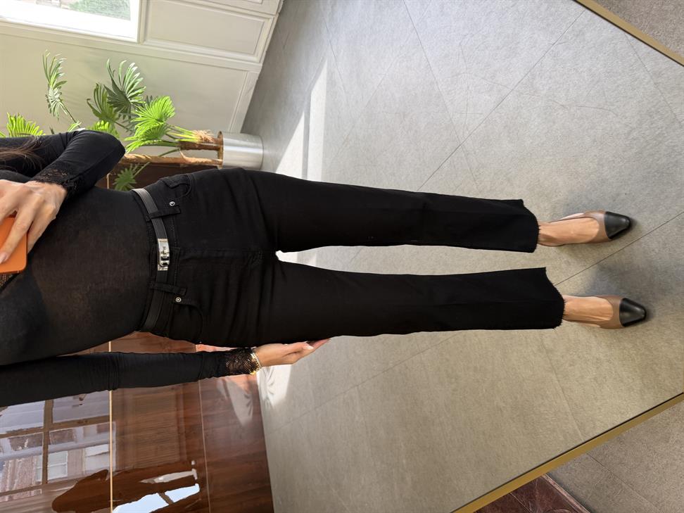 Siyah Düz Paça Straight Jean