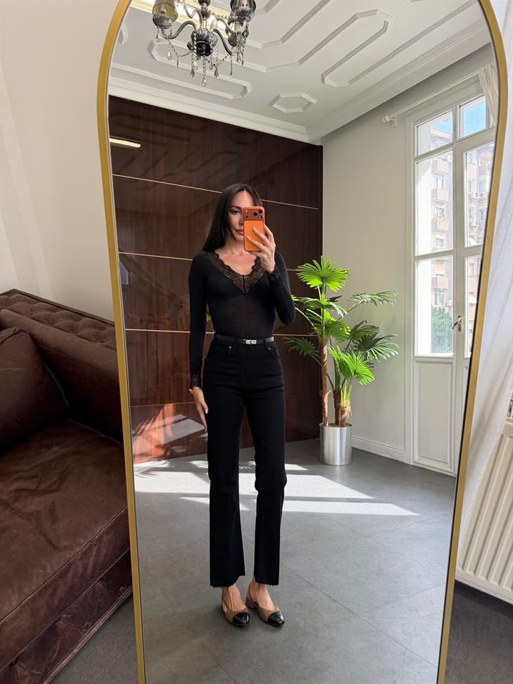 Siyah Düz Paça Straight Jean