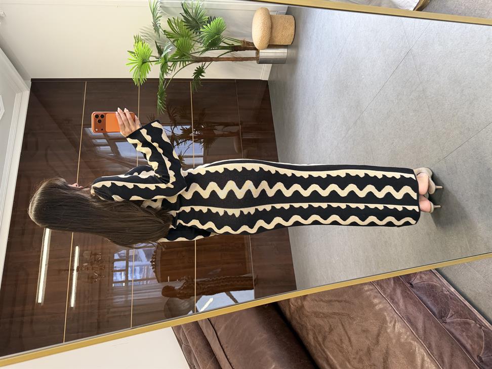 Siyah-Ekru Zigzag Triko Elbise