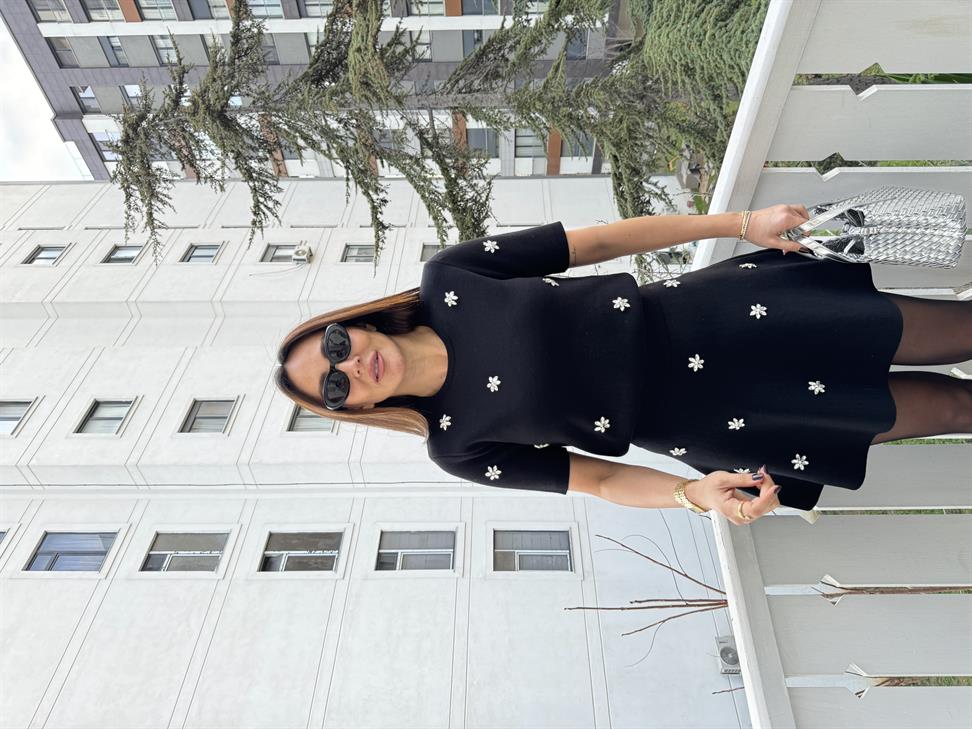 Siyah El İşi Taş İnci Nakışlı Triko Takım