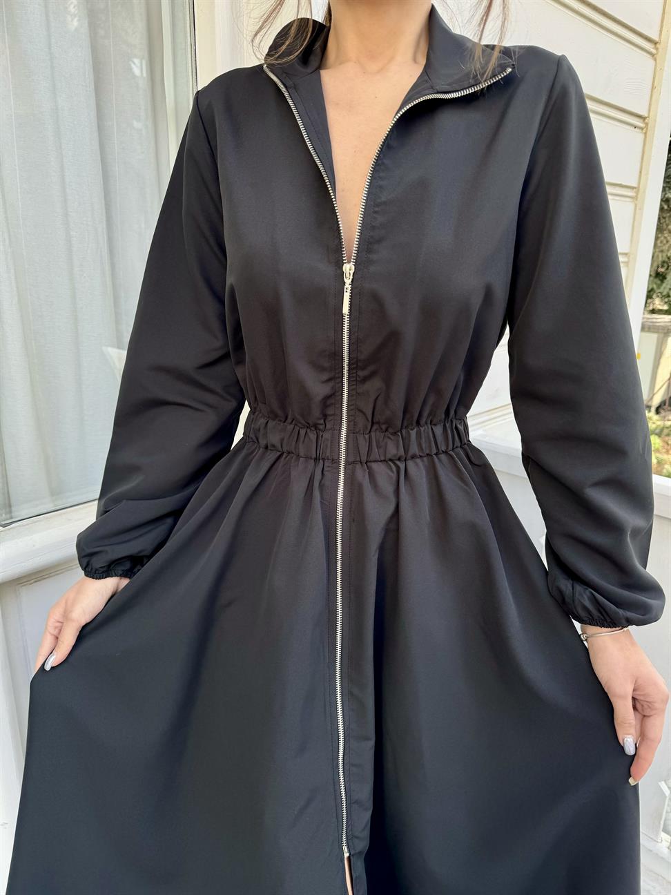 Siyah Fermuarlı Midi Boy Elbise