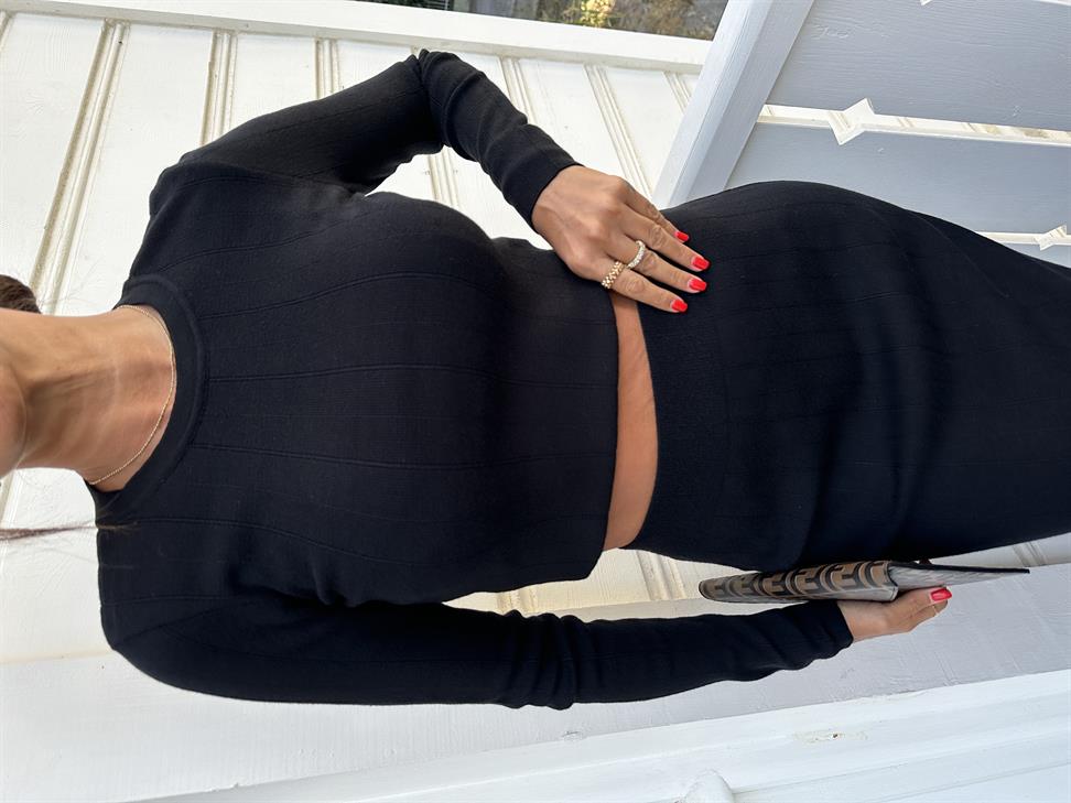 Siyah Fitil Detaylı Takım