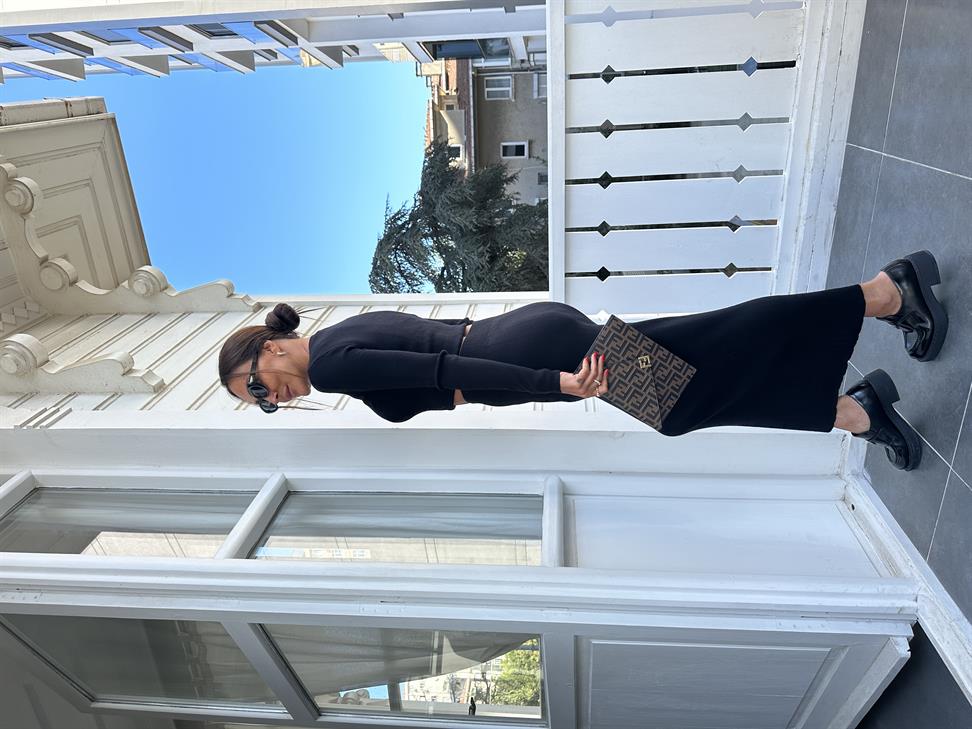 Siyah Fitil Detaylı Takım