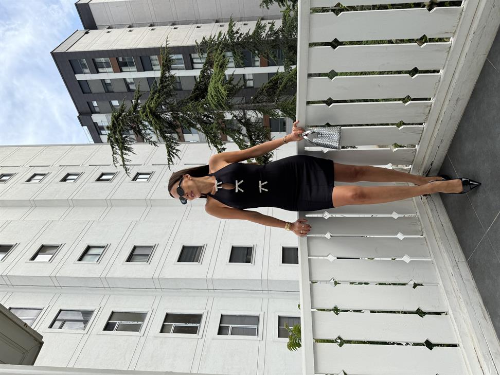 Siyah Fiyonklu Crep Kumaş Elbise