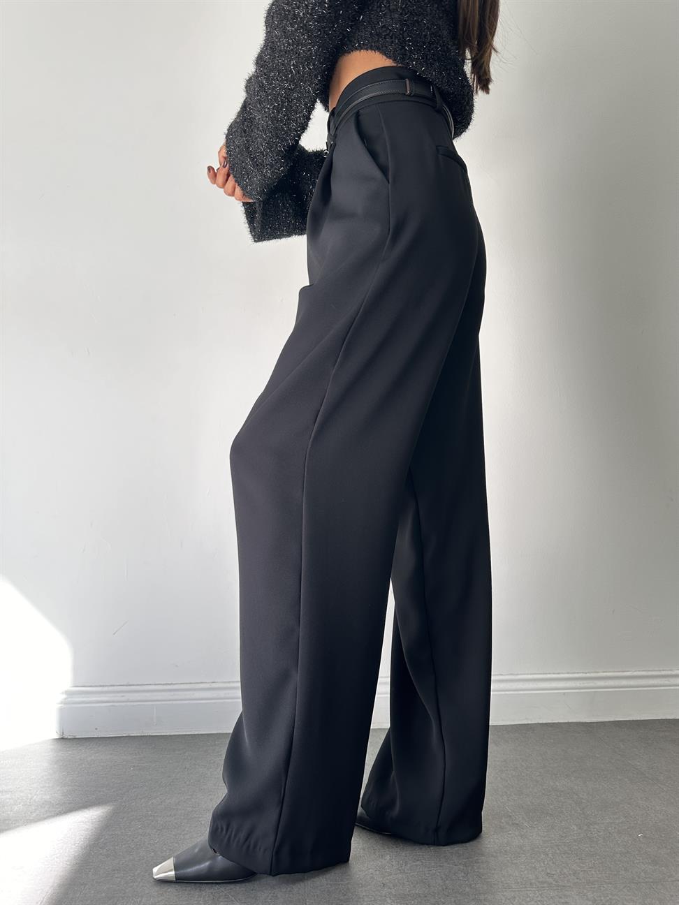 Siyah Geniş Paça Kadın Kumaş Pantolon