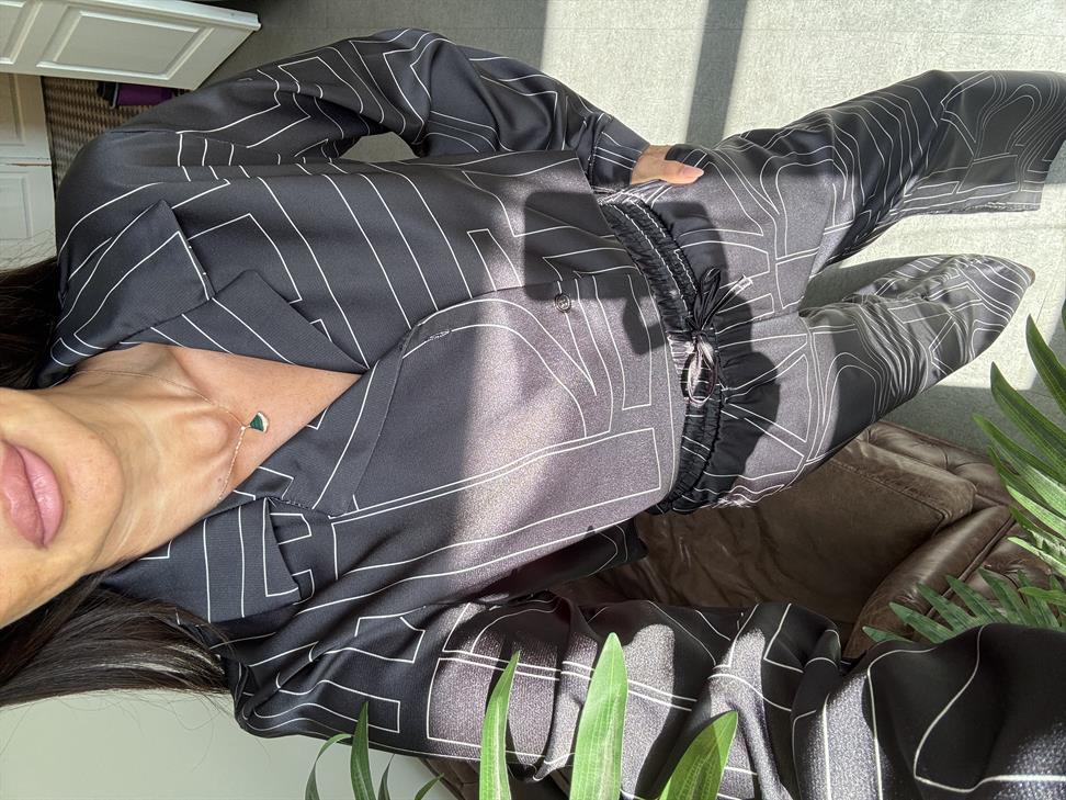 Siyah Geometrik Desen Saten Takım