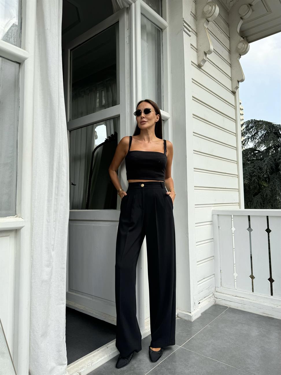 Siyah Gold Düğmeli Beli Lastikli Palazzo Pantolon