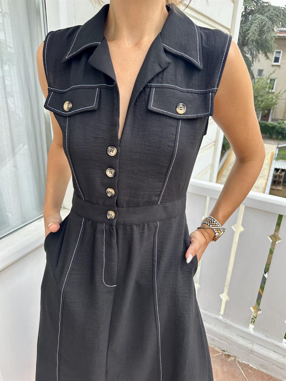 Siyah Gold Düğmeli Kolsuz Elbise