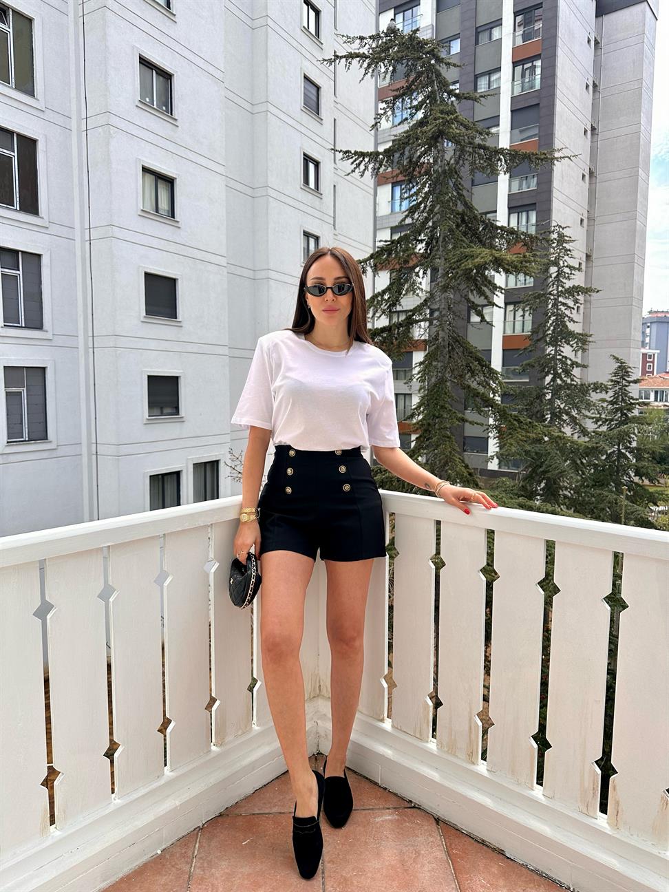 Siyah Gold Düğmeli Şort