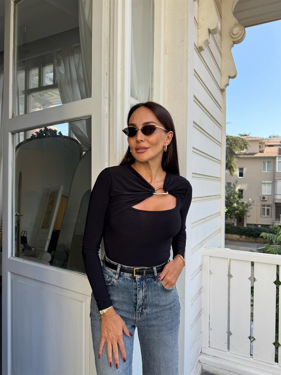 Siyah Gold Tokalı Bluz